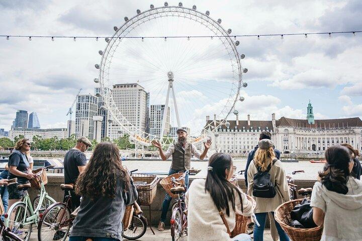 London Bike Tour: Landmarks, Secret Gems, Pub Stop & Street Art