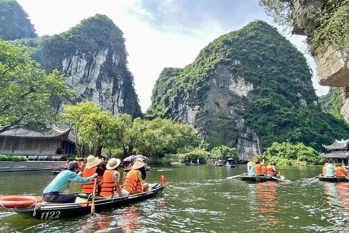 Ninh Binh Day Tour from Ha Noi: Hoa Lu - Tam Coc - Mua Cave