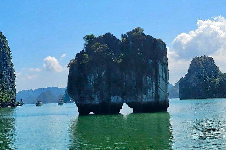Private 4-Hour Boutique Cruise Through Stunning Halong Bay
