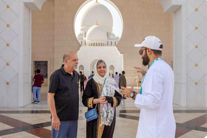 Explore Abu Dhabi Iconic Landmarks Tour from Dubai