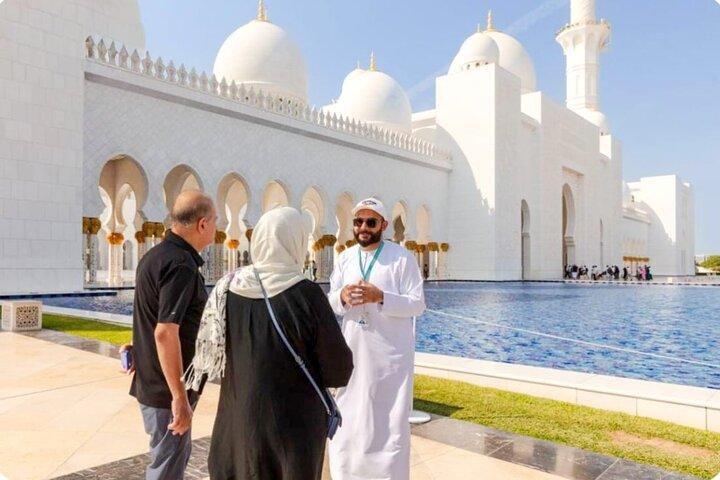 Explore Abu Dhabi Iconic Landmarks Tour from Dubai