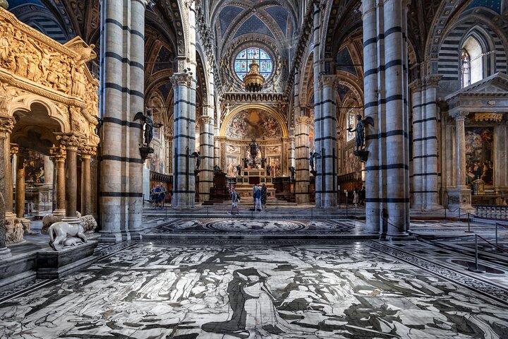 Siena Private Walking Tour: Traditions, Streets & Cathedral