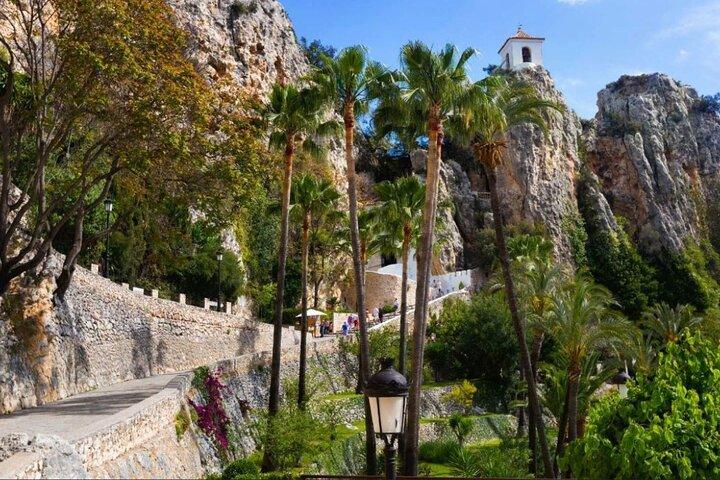 Alicante: Tour to Guadalest and Altea by Libre with Transfer