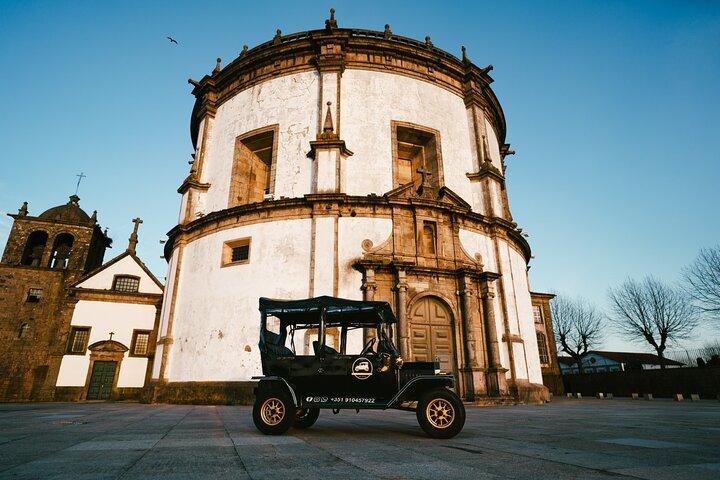 Porto: Private Tour of the Historic City in a Classic Ford T