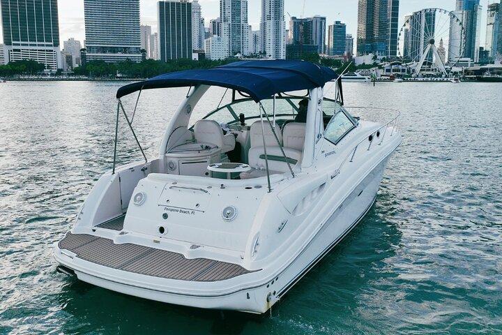 Miami Private Yacht Rental 2 to 4 hours for 12 people