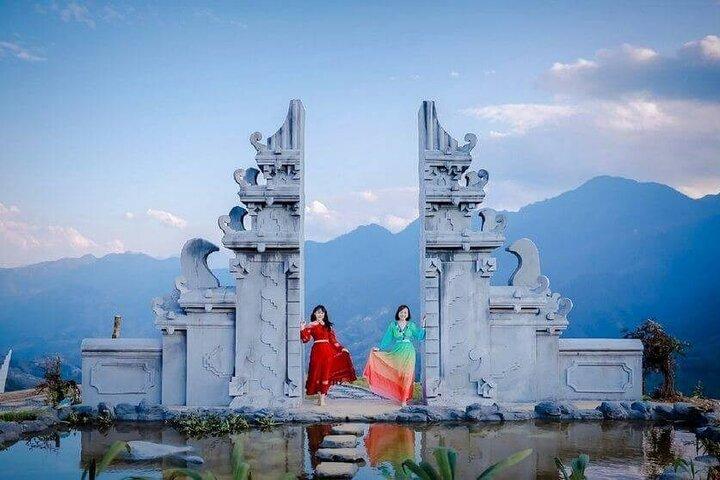 From Hanoi: Sapa 2 Day Trekking Lao Chai, Fansipan Peak and Moana