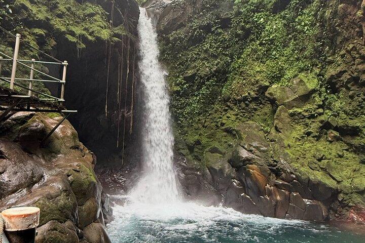 Waterfall and Hot Springs Tour with Volcanic Mud in Guanacaste