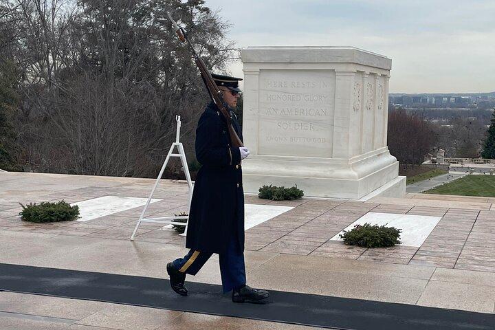 Arlington Cemetery Guided Walking Tour & Changing of the Guards
