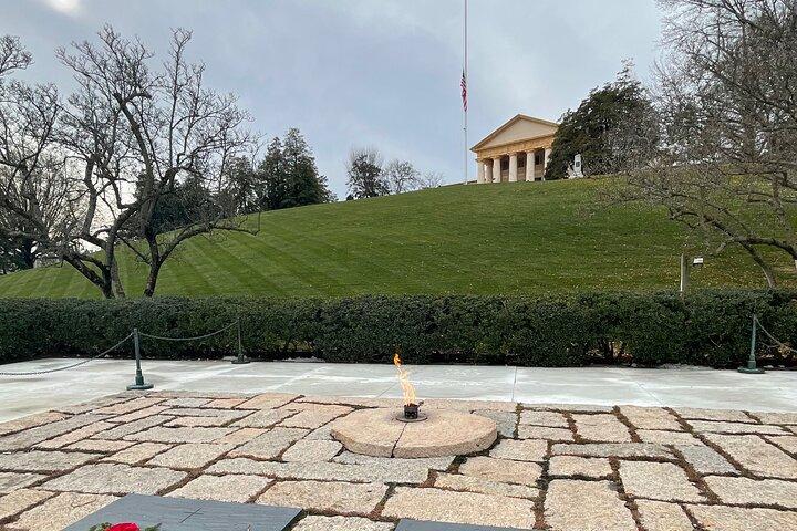 Arlington Cemetery Guided Walking Tour & Changing of the Guards