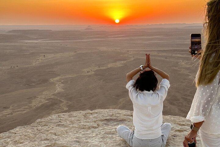 Sunset Edge of The World & Gazelle Reserve 4x4 Adventure: Riyadh