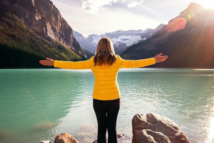 Banff/Canmore/Calgary: Banff Top Lakes & Falls Tour with Banff