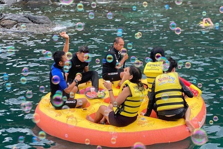 Snorkeling and Music with Floating Bar in Nha Trang Island
