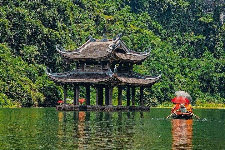 Luxury Day Trip from Hanoi: Hoa Lu, Trang An & Mua Caves