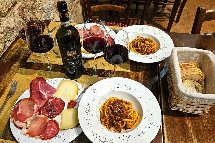 Tuscany Wines & Lunch: Montepulciano & Montalcino Experience