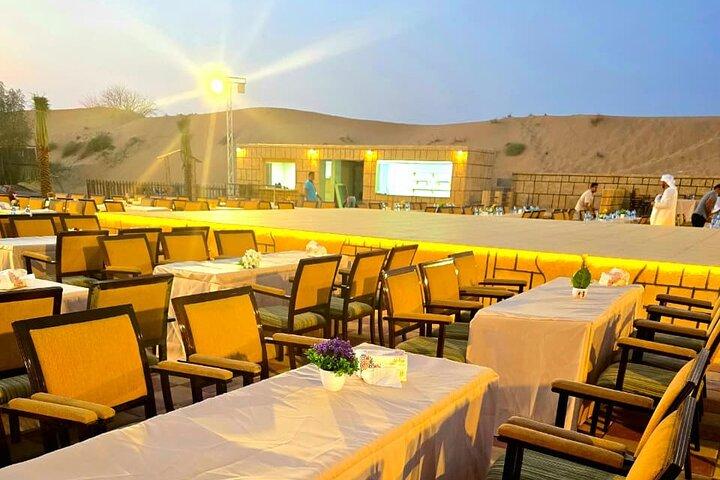 Dubai: Premium Safari with 4x4 Red Dunes 5* Buffet Dinner Shows