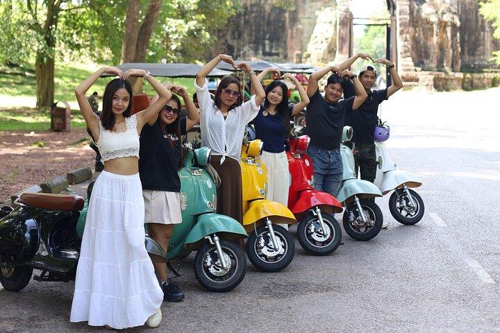 Angkor Wat Private Electric Scooter or Bike Tour