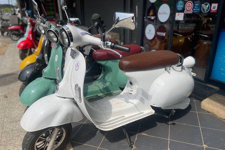 Angkor Wat Private Electric Scooter or Bike Tour