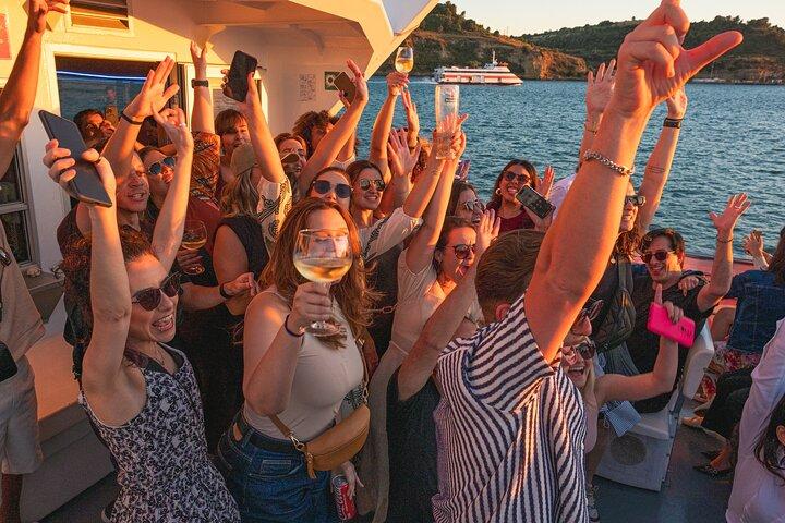 Lisbon Float Party: The most exclusive Boat Party in Lisbon
