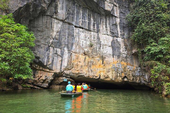Bai Dinh - Trang An Full Day With Pagoda, Boat Trip And Mua Cave