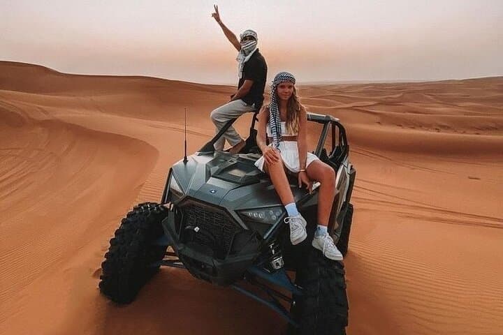 Morning Red Dunes Buggy (30m) + Camel & Falcon for 2 people