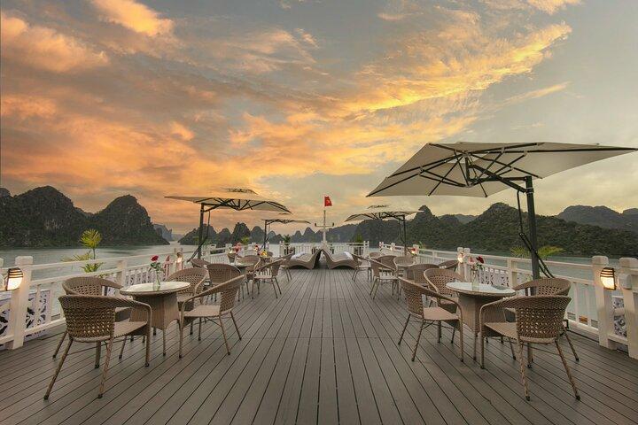 2-Day Explore Halong Bay On Cruise - Deluxe Cruise
