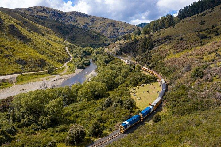 Queenstown to Dunedin with Taieri Gorge Train One-Way Tour