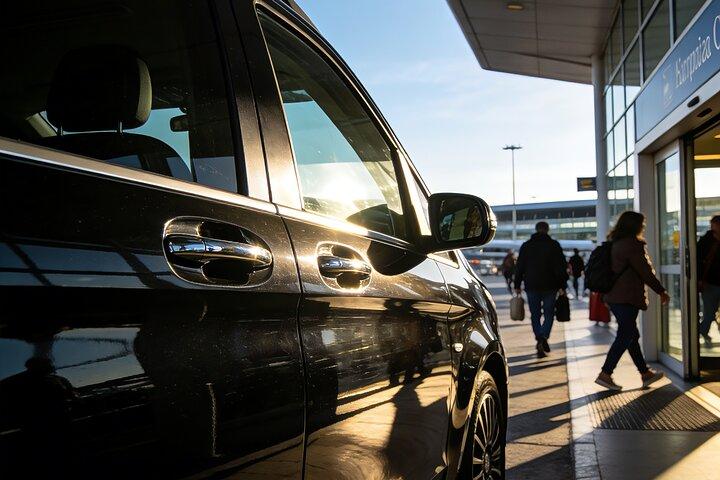 Vienna Airport (VIE) Private Transfer to Vienna City/Hotels