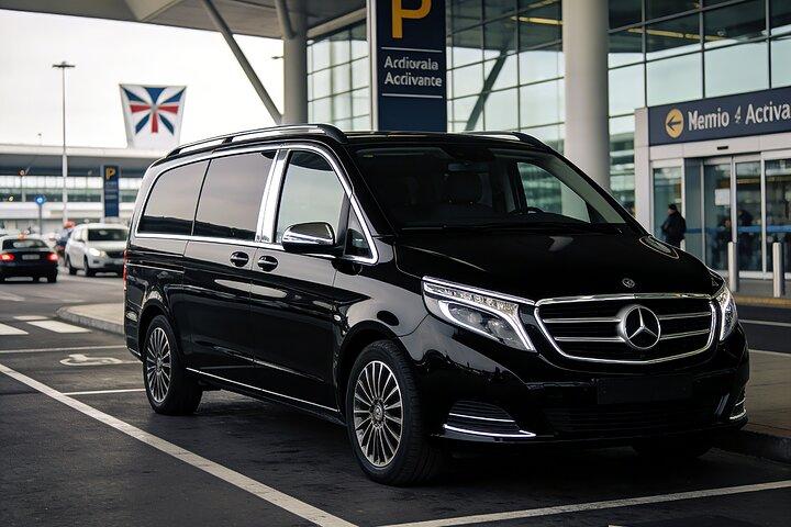 Vienna Airport (VIE) Private Transfer to Vienna City/Hotels