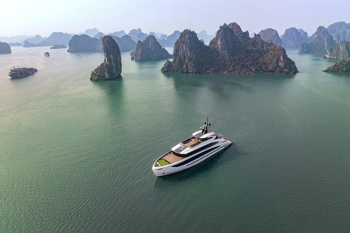 Private Transfer & Luxury Day Cruise Halong/Lan Ha Bay from Hanoi