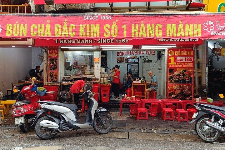 Private Hanoi Street Food Tour with MICHELIN Highlights