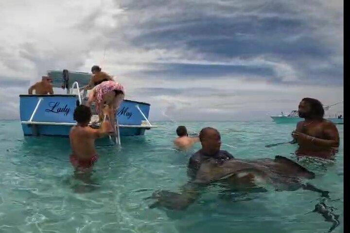 Stingray City Sandbar 3.5 hr Snorkel Tour & Starfish Beach
