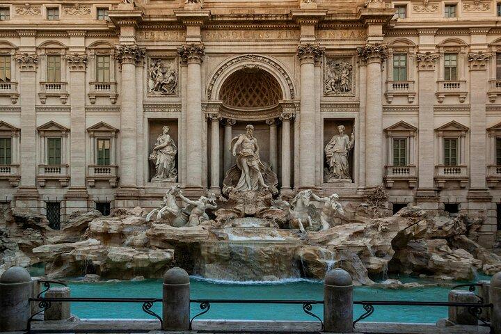 Trevi Fountain Access Ticket and City Walking Tour