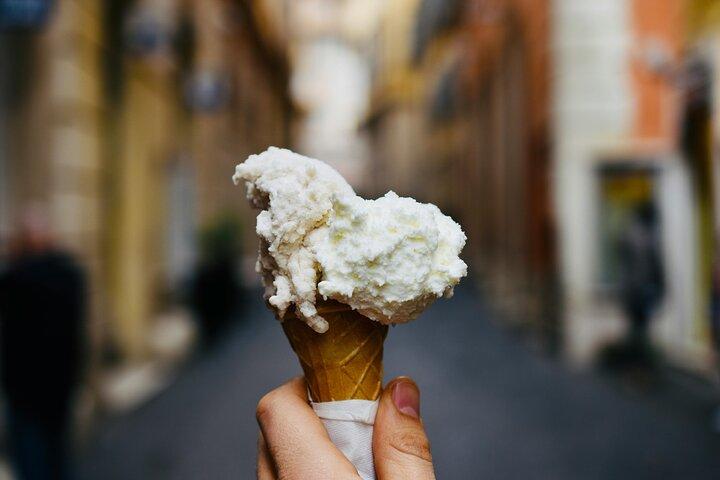 Trevi Fountain Access Ticket and City Walking Tour