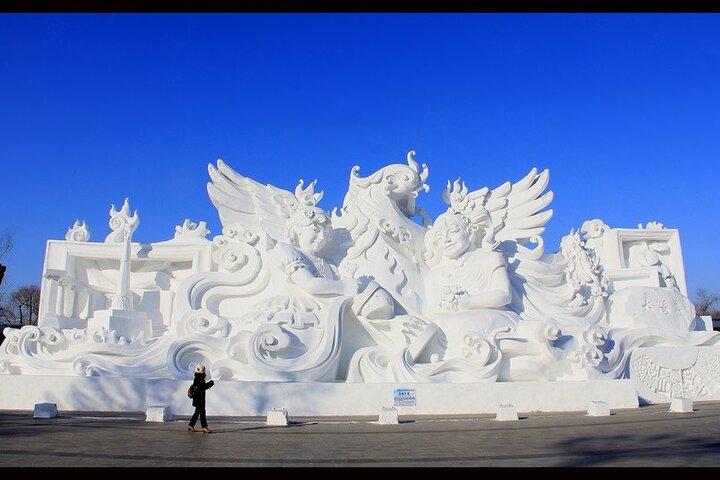 Harbin Private Day Tour to lce and Snow World and Sun Island