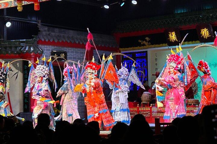 Sichuan Opera Show ShufengYayun and Covered Bowl Tea in Chengdu