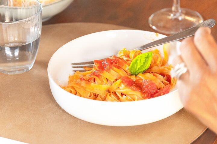 EXCLUSIVE Wine Tour in Chianti & San Gimignano (Lunch & Wine Tasting included)