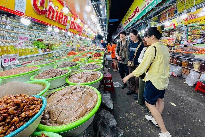 Hue Food Tour by Walking, Cyclo or Scooter