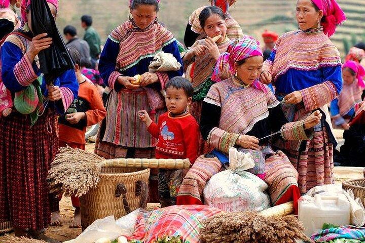 Can Cau Market & Bac Ha Tour – 2 Days 1 Night
