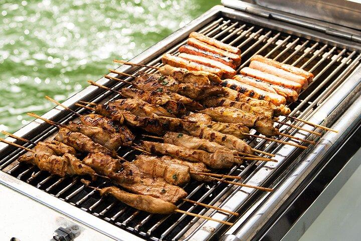 Mauritius: Ile Aux Cerfs Catamaran Trip with BBQ Lunch and Drinks