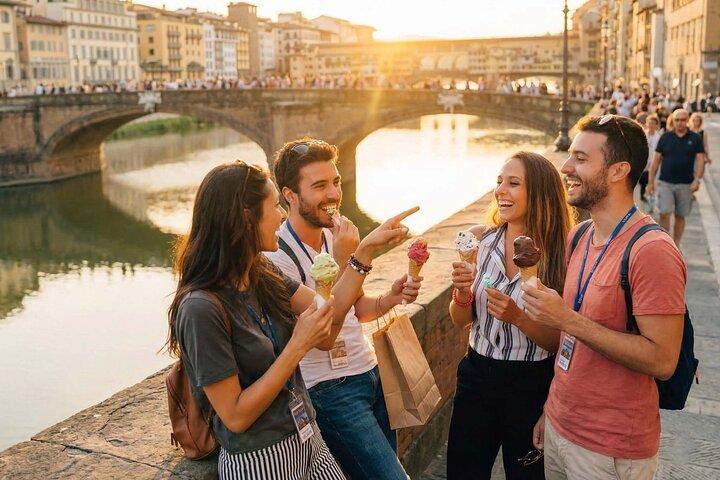 Uffizi & Accademia Walking Tour with Gelato & Art Historian