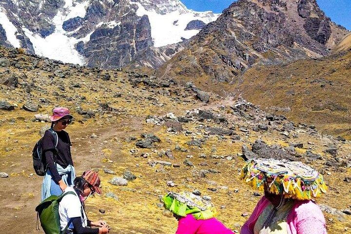 Full Day Ausangate 7 Lakes Tour from Cusco with Lunch