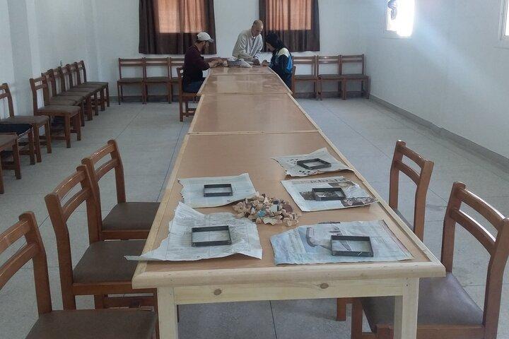 Fes Experience handcraft leather or bronz or peintre on wood