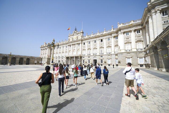 Royal Palace Madrid & Tapas Experience with Skip the Line Ticket