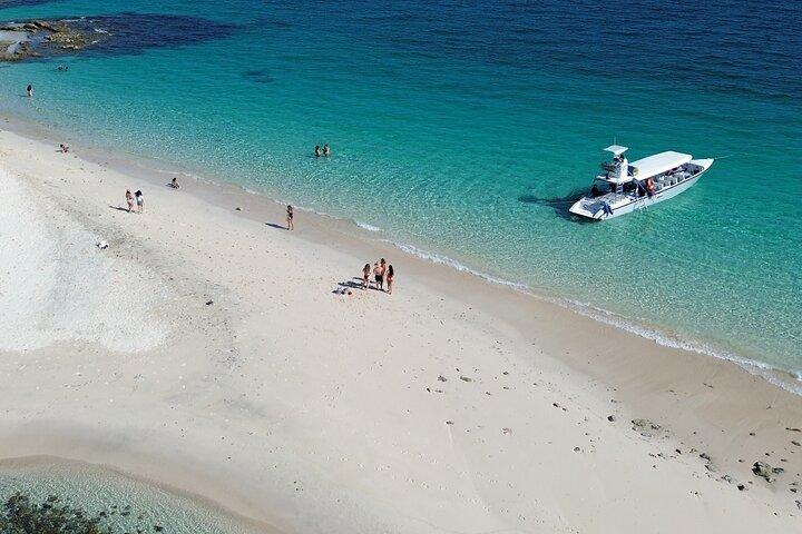 Full day in the Pearl Archipelago