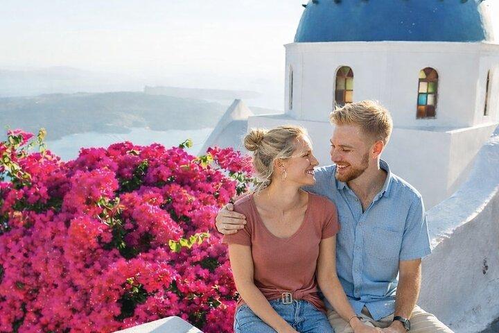 Private Photoshooting in Santorini with a local Photographer