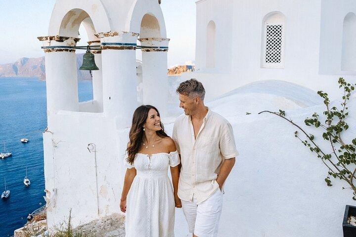 Private Photoshooting in Santorini with a local Photographer
