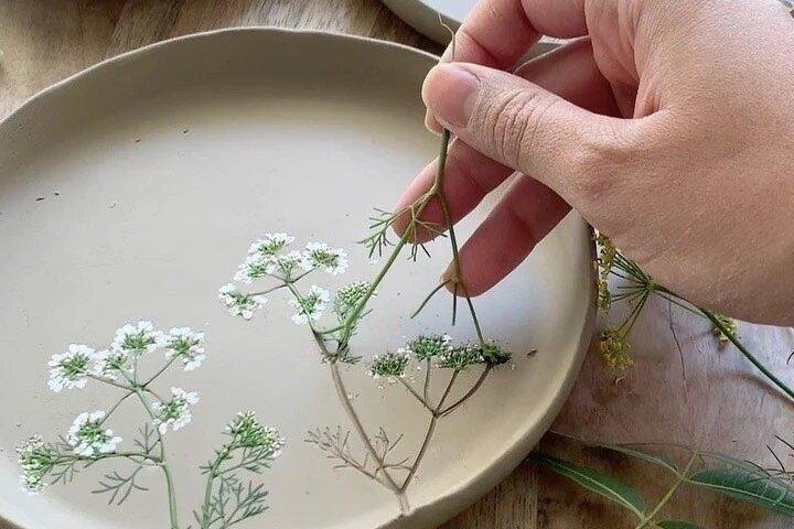 Private Clay Vase Workshop in Florence with Artisan