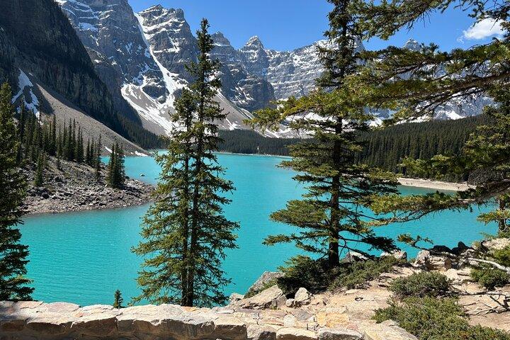 Moraine Lake and Lake Louise Day Trip from Calgary Canmore Banff