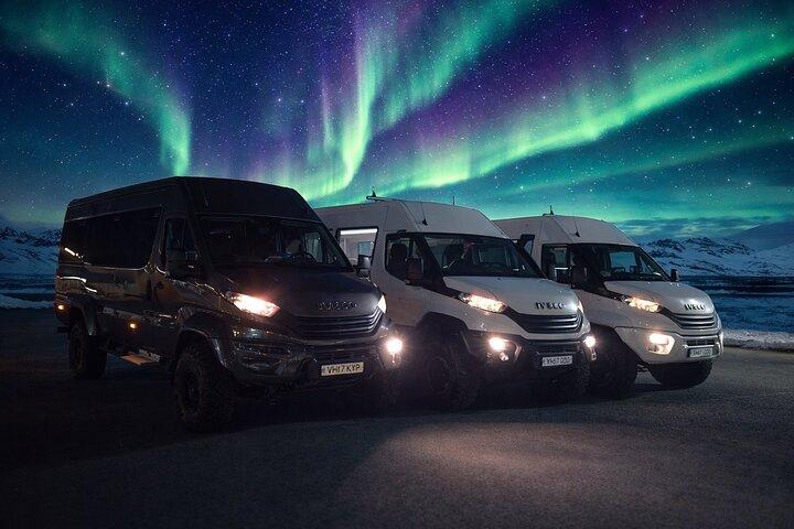 Reykjavik Northern Lights 4x4 Small Group Tour with PRO Photos