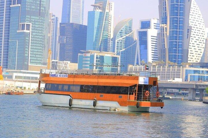 Burj Khalifa VIP Dinner Cruise wIth live entertainment